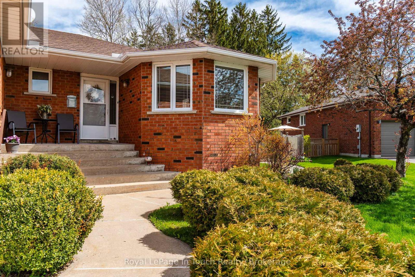 












101 PEEL STREET

,
Penetanguishene,




Ontario
L9M1C3

