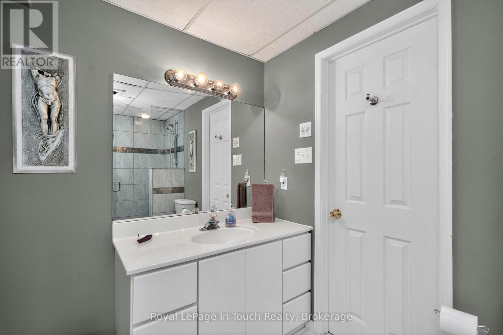 












101 PEEL STREET

,
Penetanguishene,




Ontario
L9M1C3

