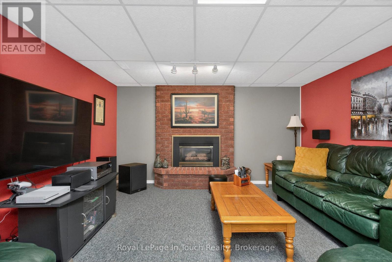 












101 PEEL STREET

,
Penetanguishene,




Ontario
L9M1C3

