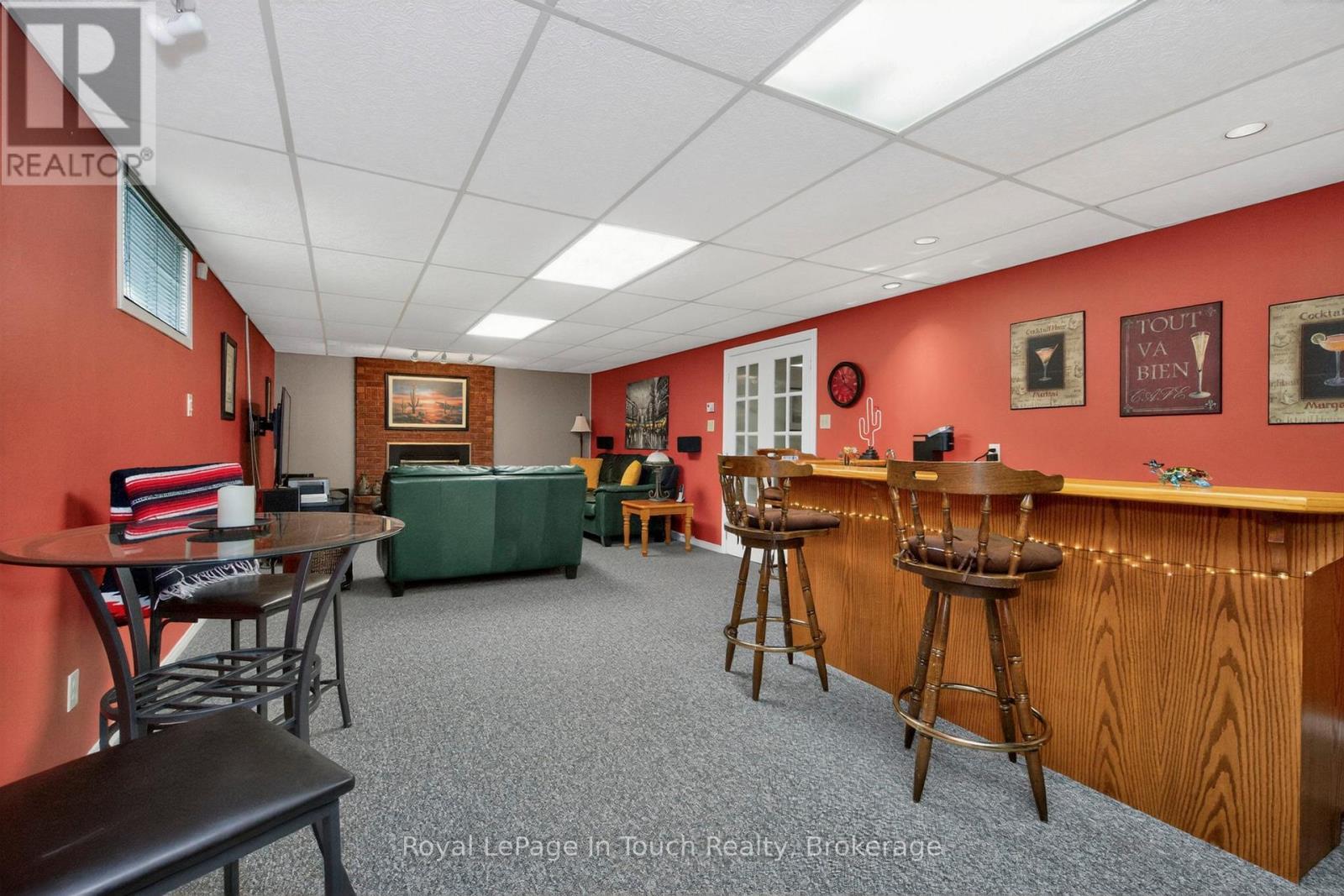 












101 PEEL STREET

,
Penetanguishene,




Ontario
L9M1C3


