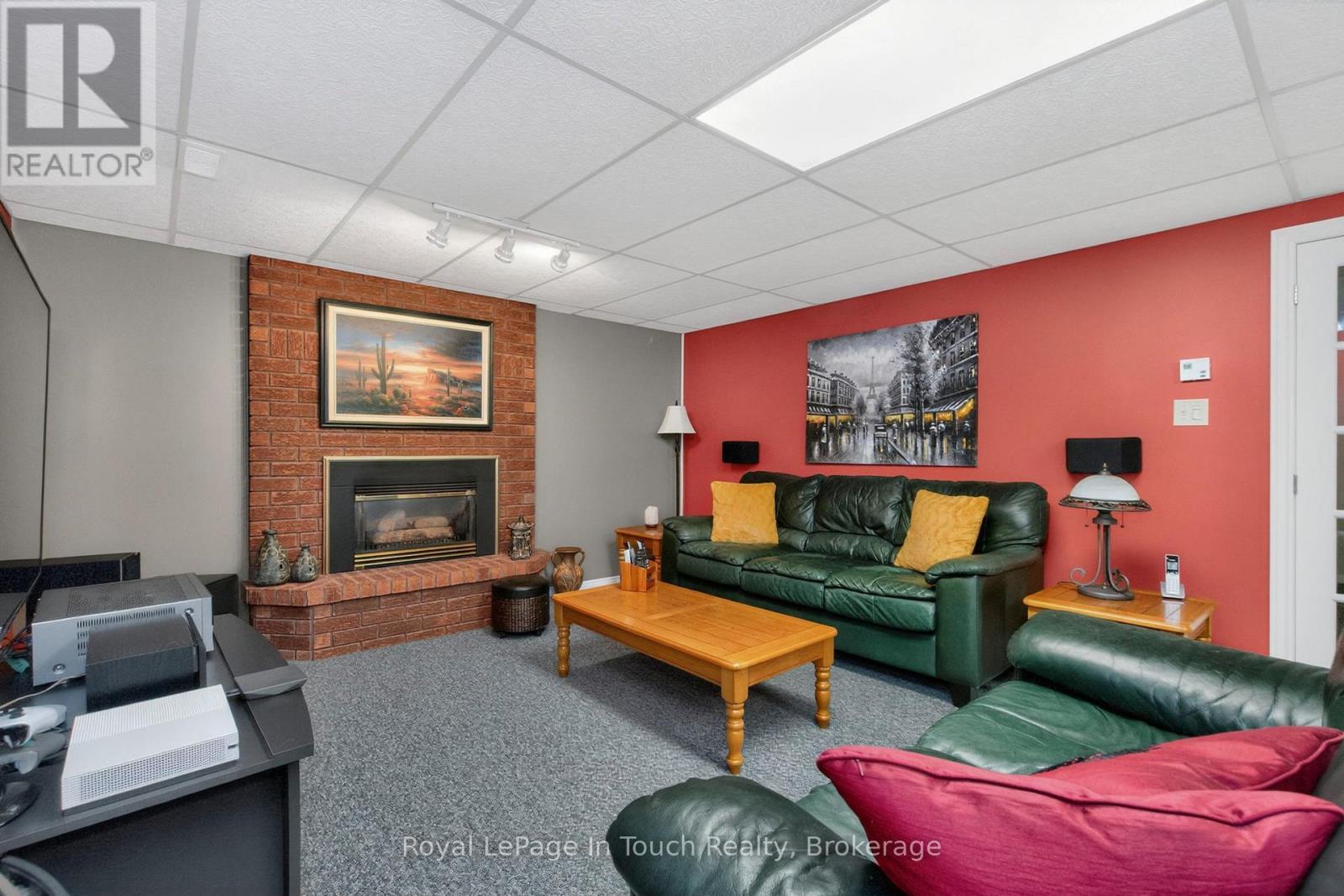 












101 PEEL STREET

,
Penetanguishene,




Ontario
L9M1C3

