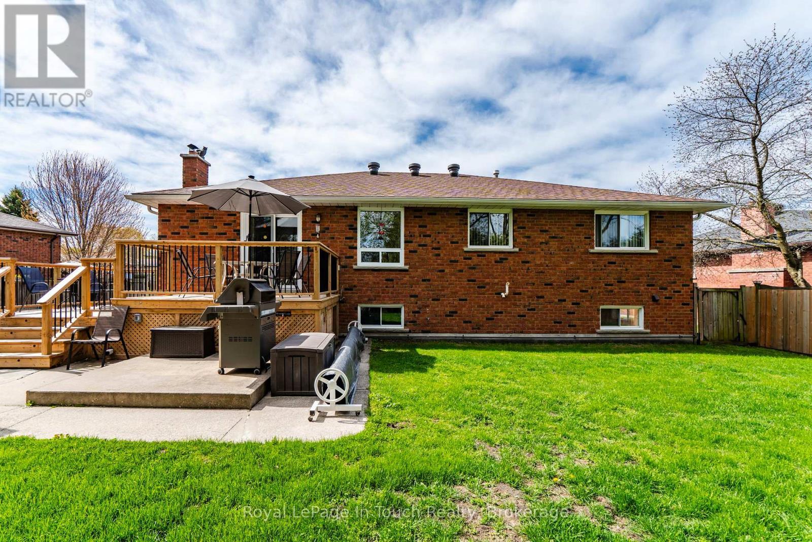 












101 PEEL STREET

,
Penetanguishene,




Ontario
L9M1C3

