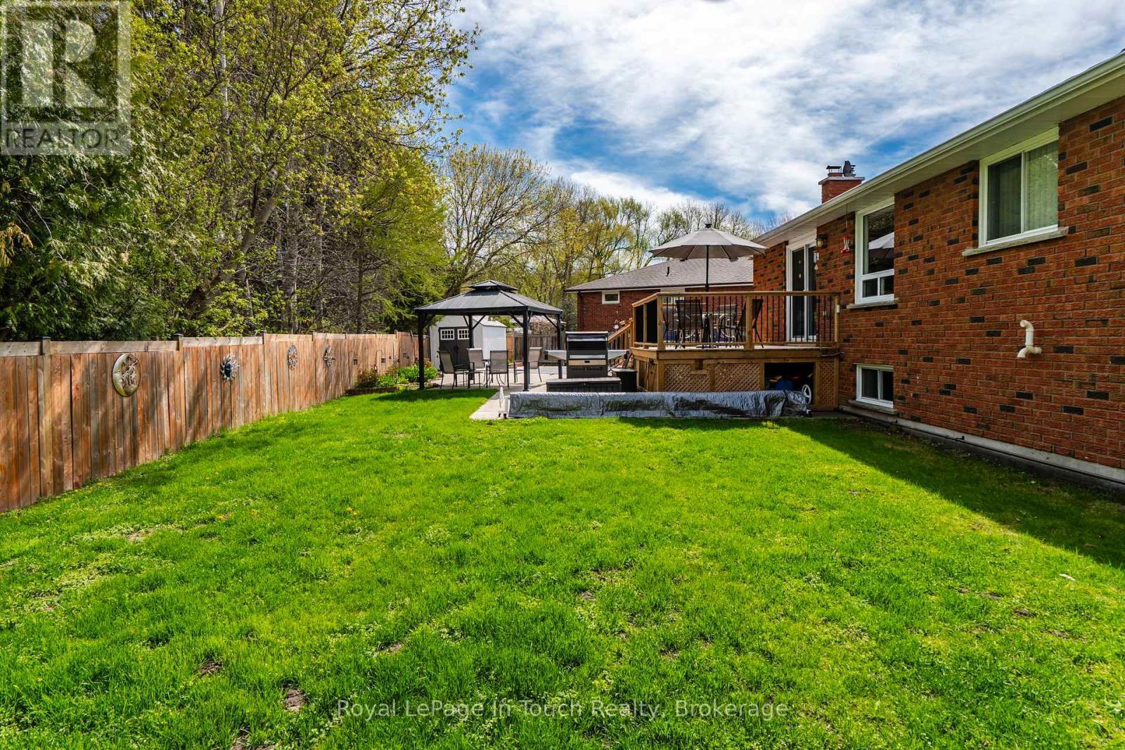 












101 PEEL STREET

,
Penetanguishene,




Ontario
L9M1C3

