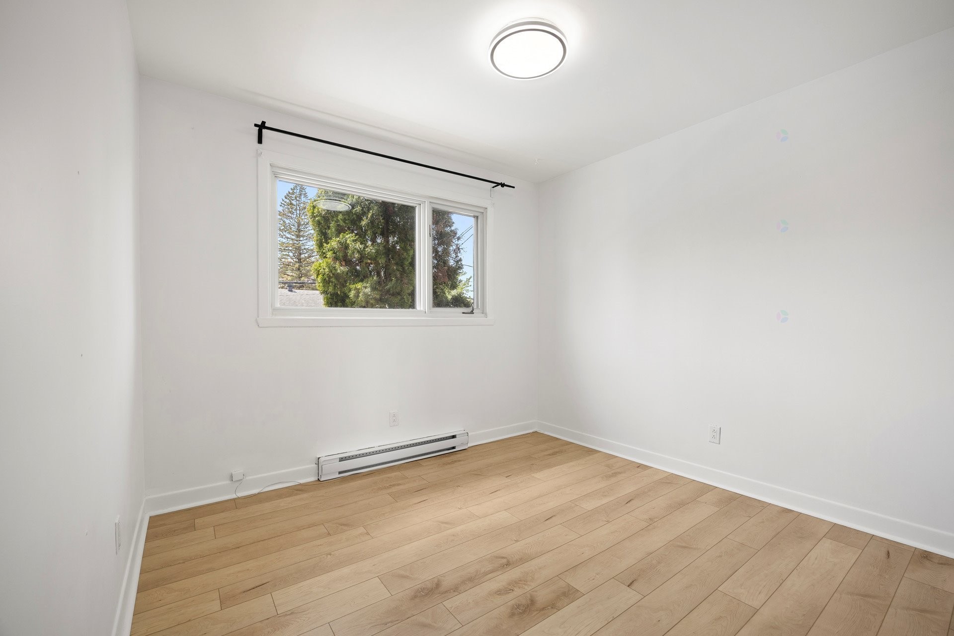 









552


Rue Hugo

,
Laval (Fabreville),




QC
H7P3L9

