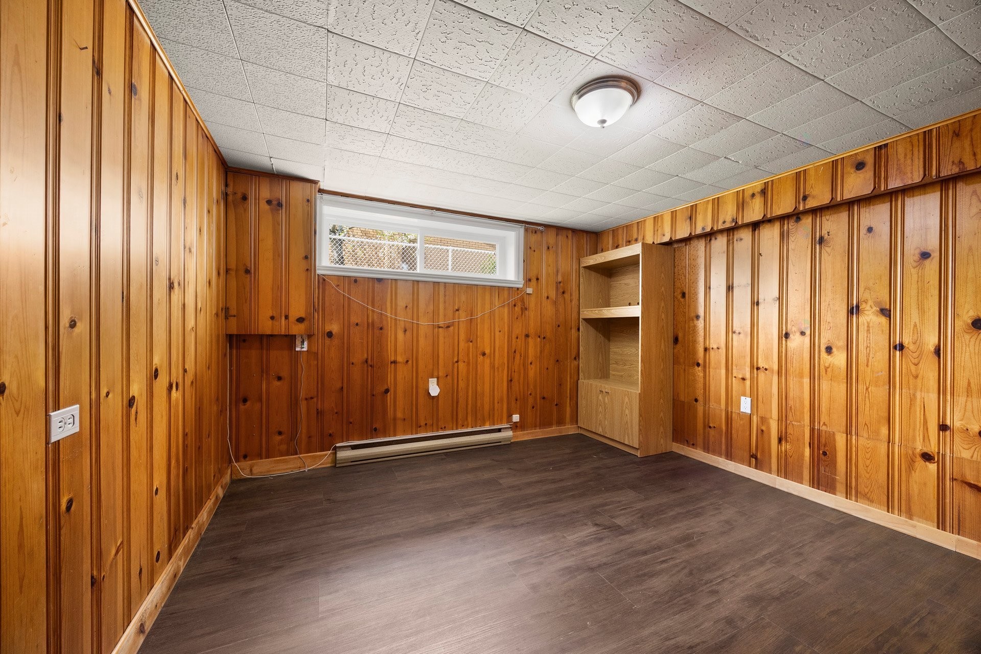 









552


Rue Hugo

,
Laval (Fabreville),




QC
H7P3L9

