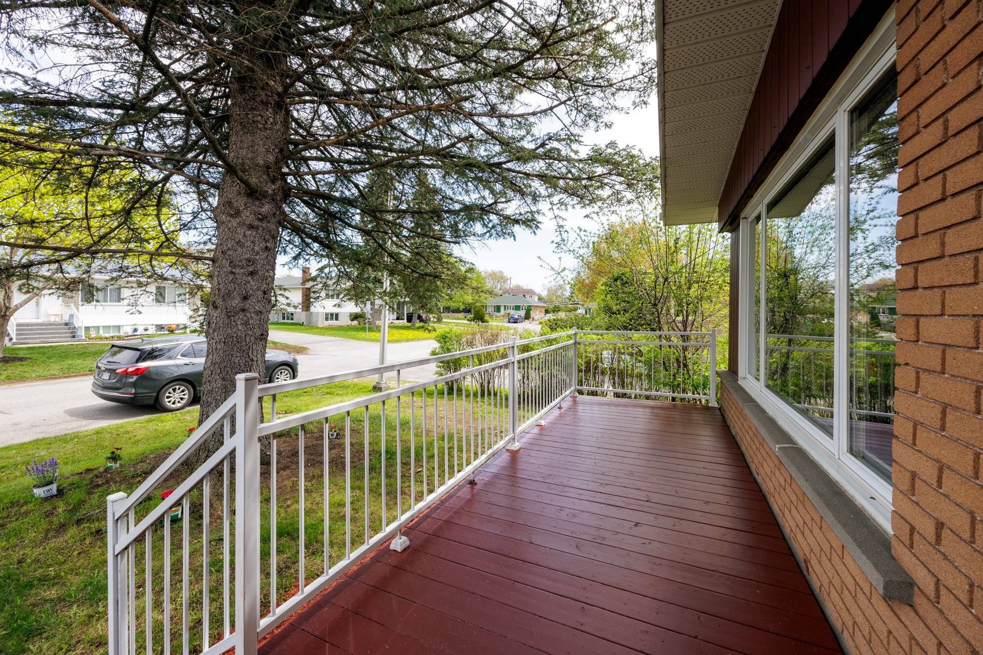









552


Rue Hugo

,
Laval (Fabreville),




QC
H7P3L9

