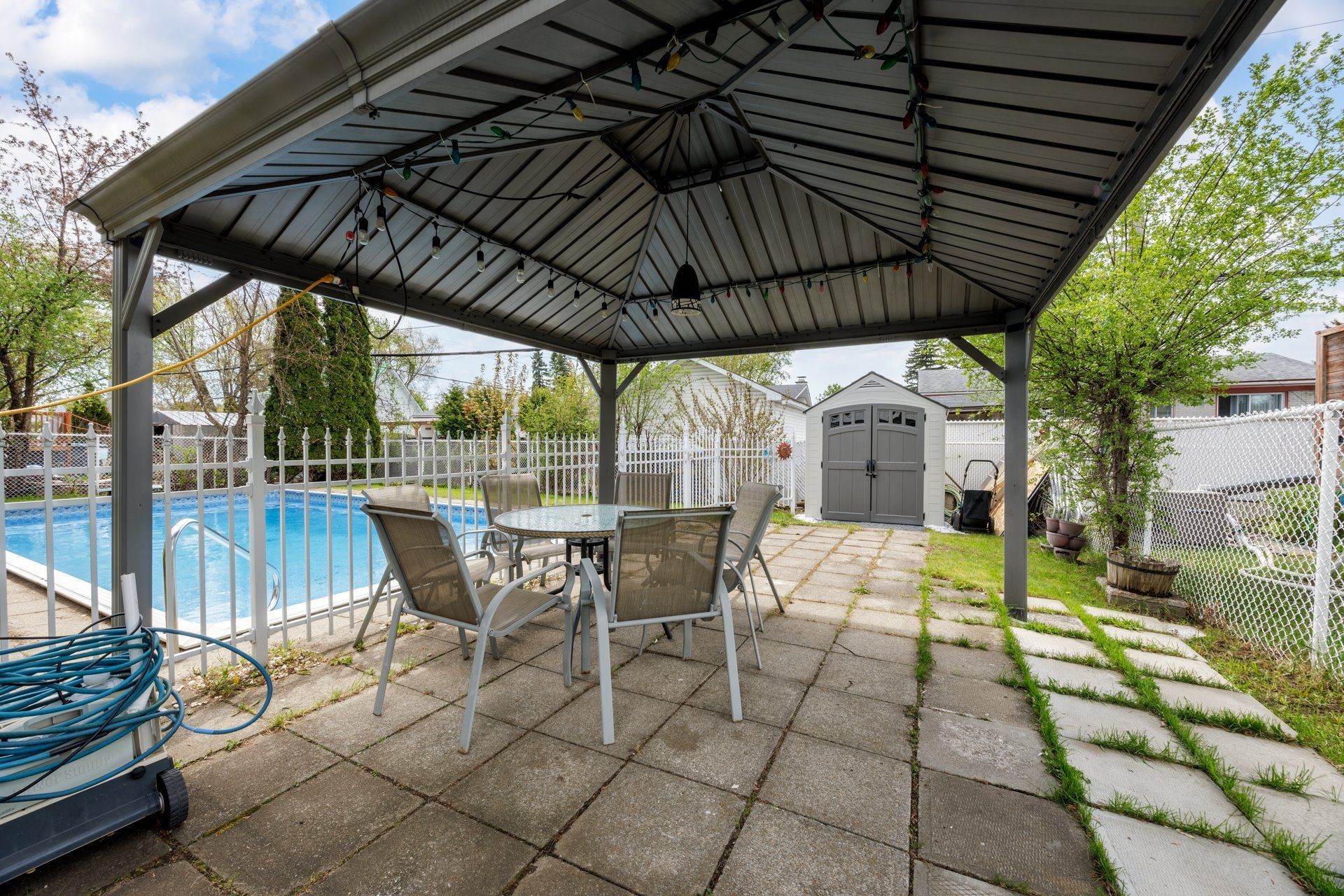 









552


Rue Hugo

,
Laval (Fabreville),




QC
H7P3L9

