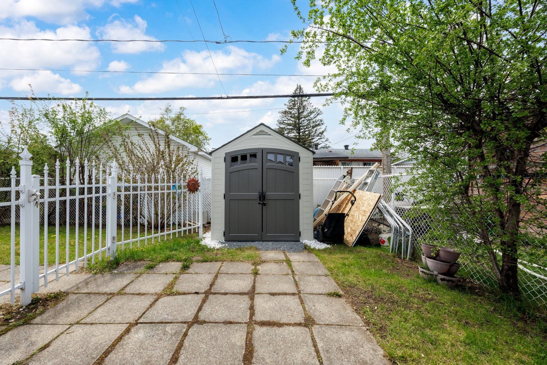 









552


Rue Hugo

,
Laval (Fabreville),




QC
H7P3L9

