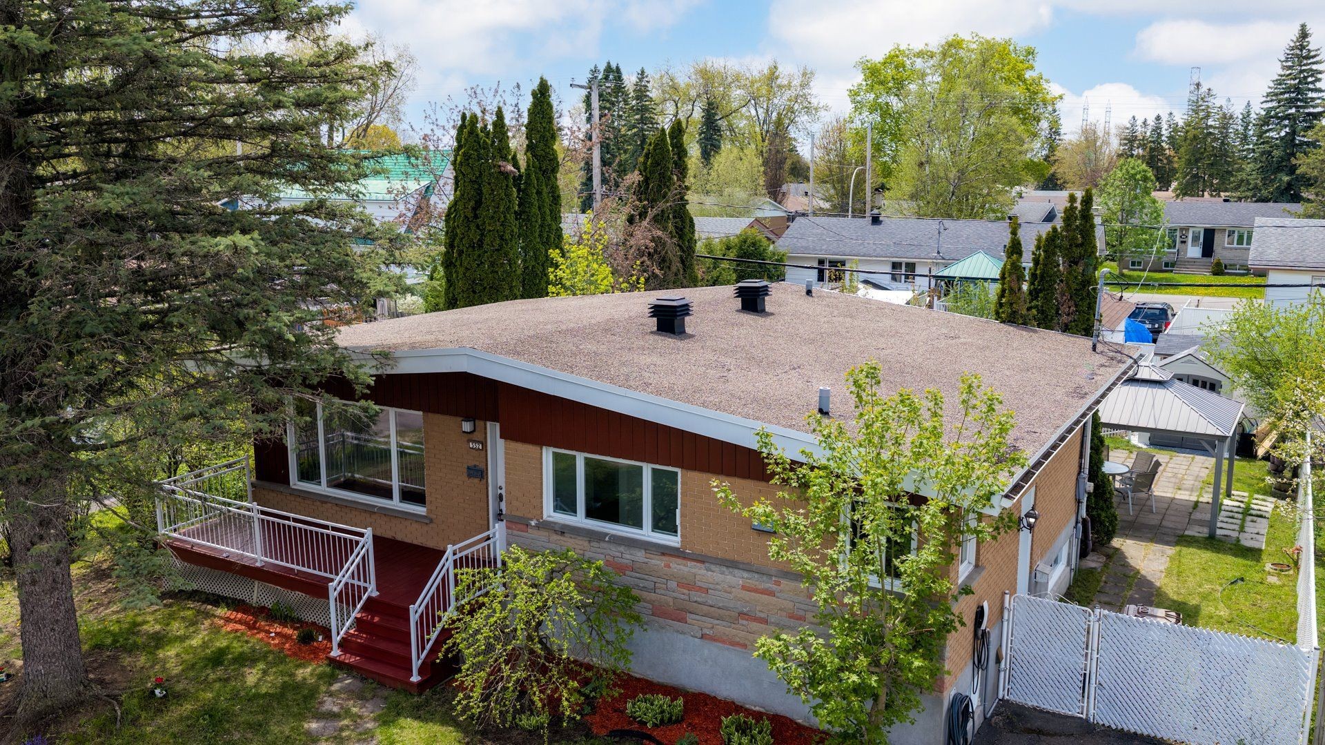 









552


Rue Hugo

,
Laval (Fabreville),




QC
H7P3L9

