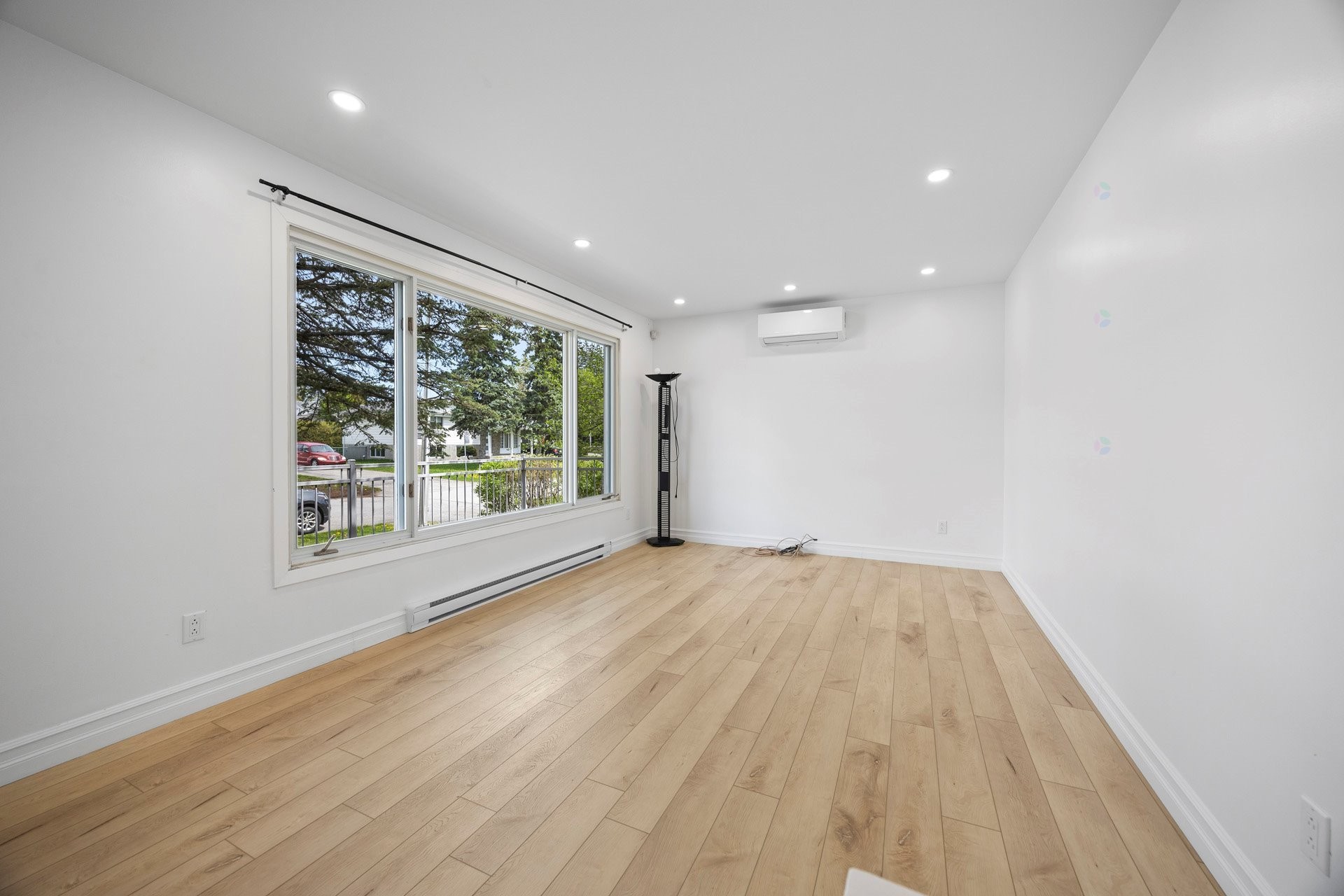 









552


Rue Hugo

,
Laval (Fabreville),




QC
H7P3L9

