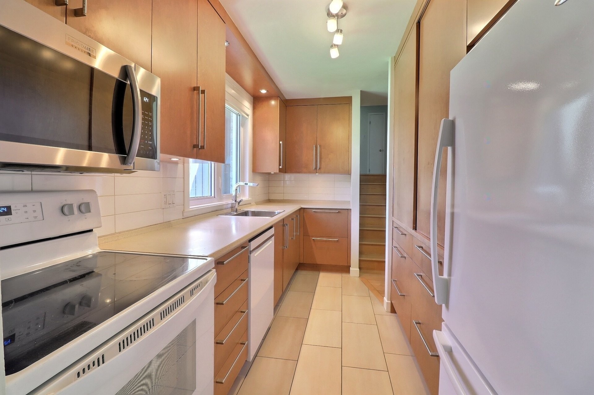 









1408


Rue de la Rocaille

,
L'Ancienne-Lorette,




QC
G2E5A4

