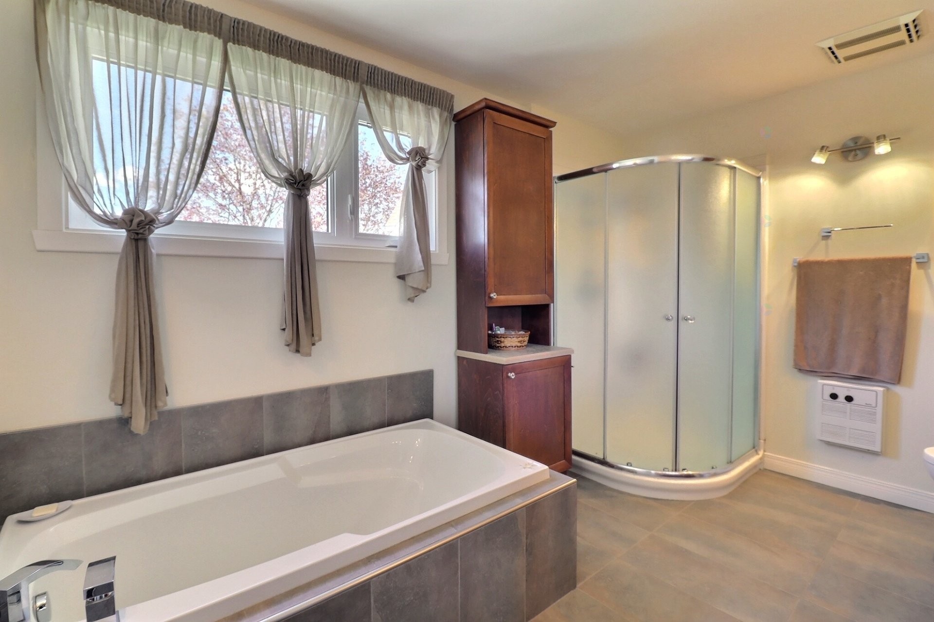 









1408


Rue de la Rocaille

,
L'Ancienne-Lorette,




QC
G2E5A4

