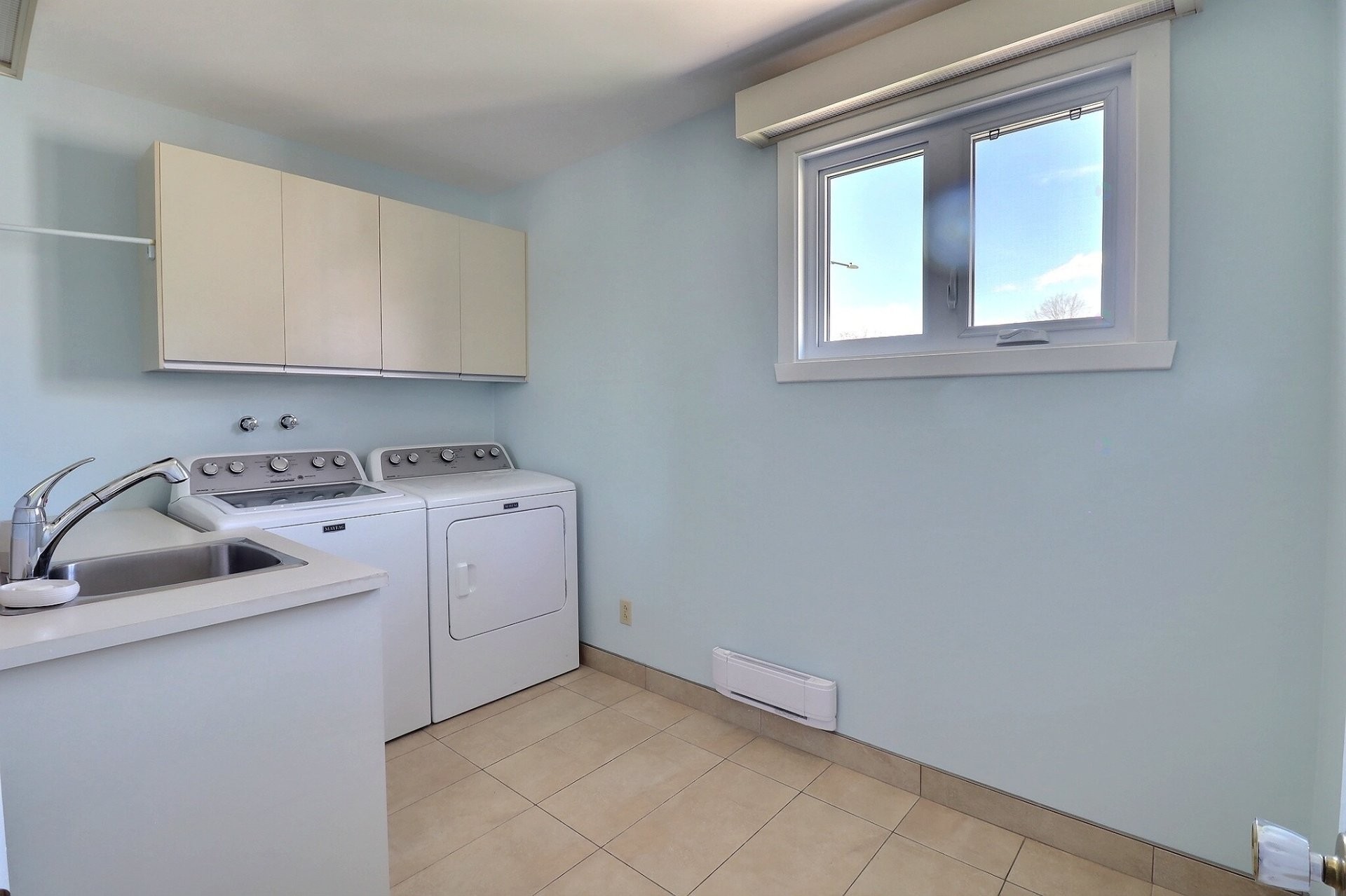 









1408


Rue de la Rocaille

,
L'Ancienne-Lorette,




QC
G2E5A4

