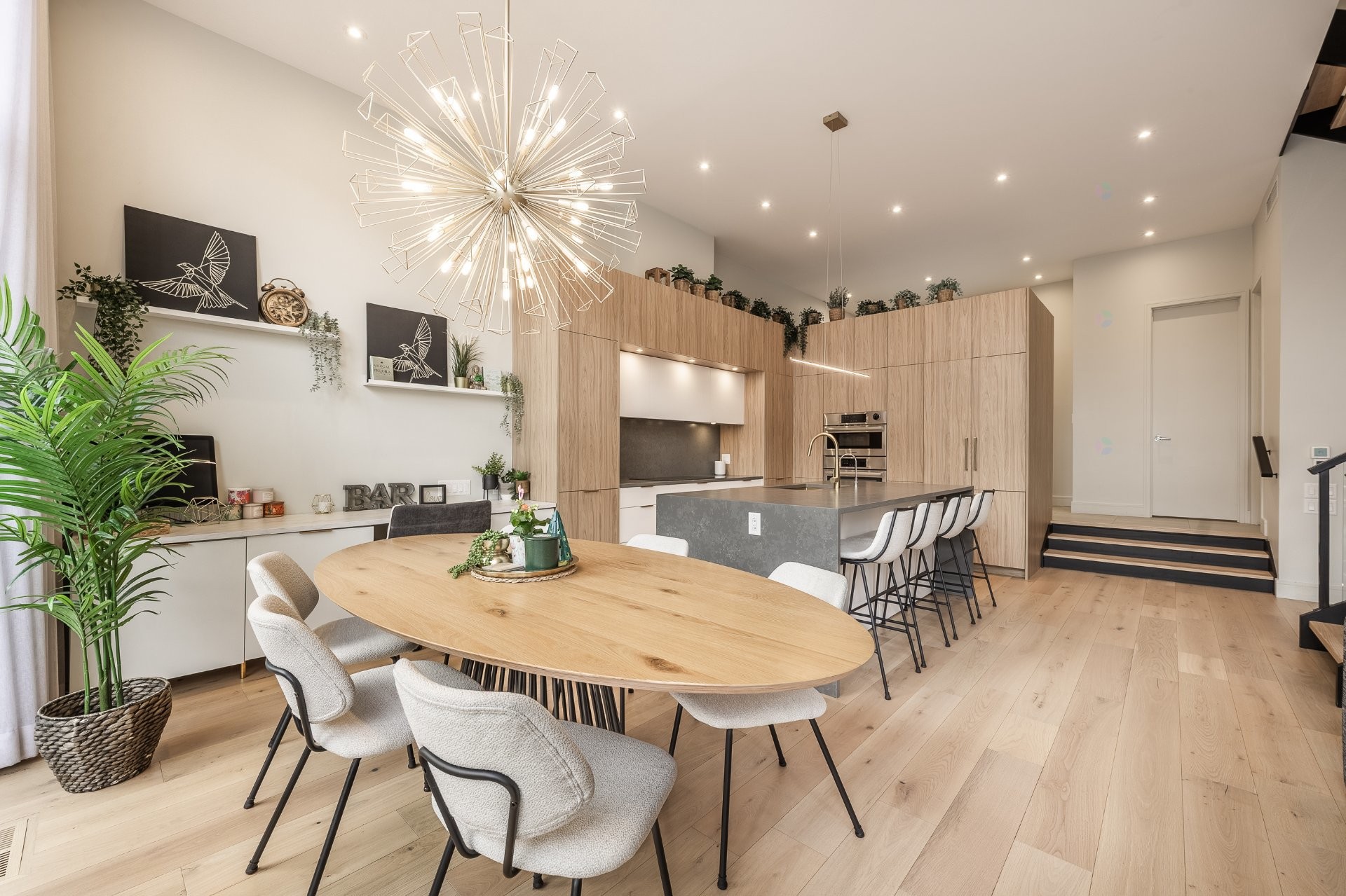 









302


Rg des Vingt

, 3,
Saint-Basile-le-Grand,




QC
J3N0E8


