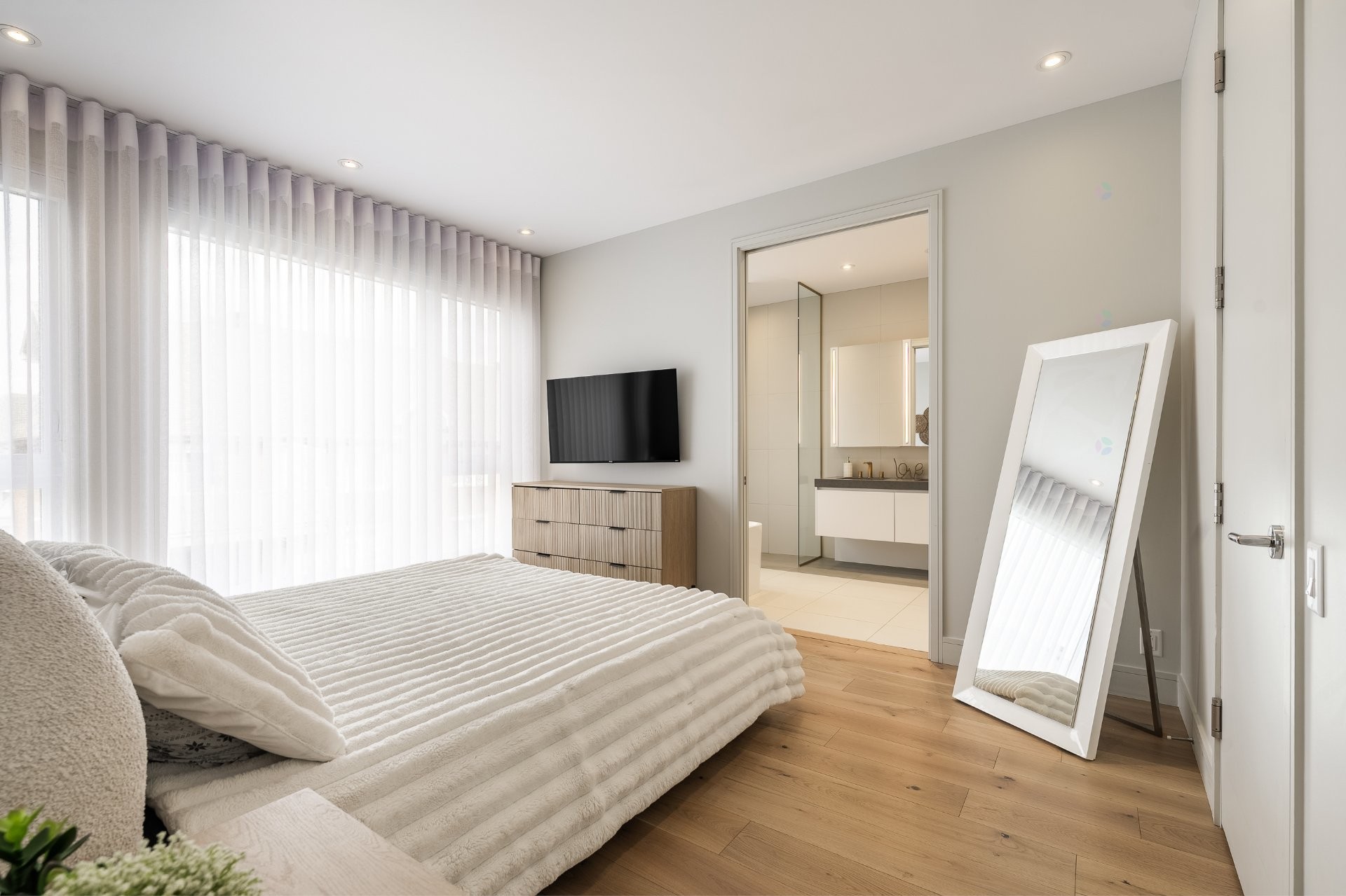 









302


Rg des Vingt

, 3,
Saint-Basile-le-Grand,




QC
J3N0E8

