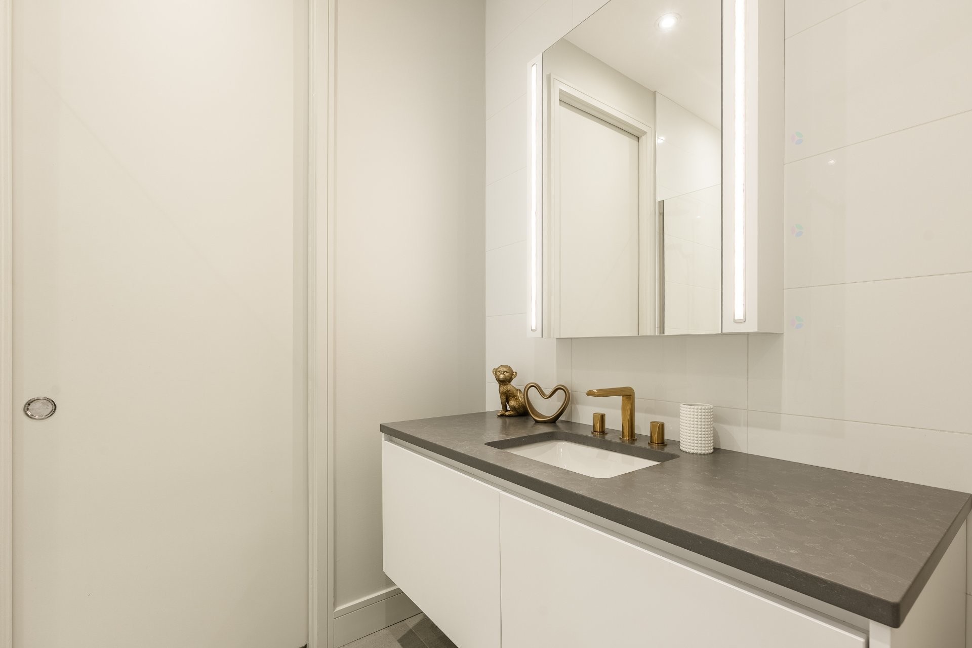 









302


Rg des Vingt

, 3,
Saint-Basile-le-Grand,




QC
J3N0E8

