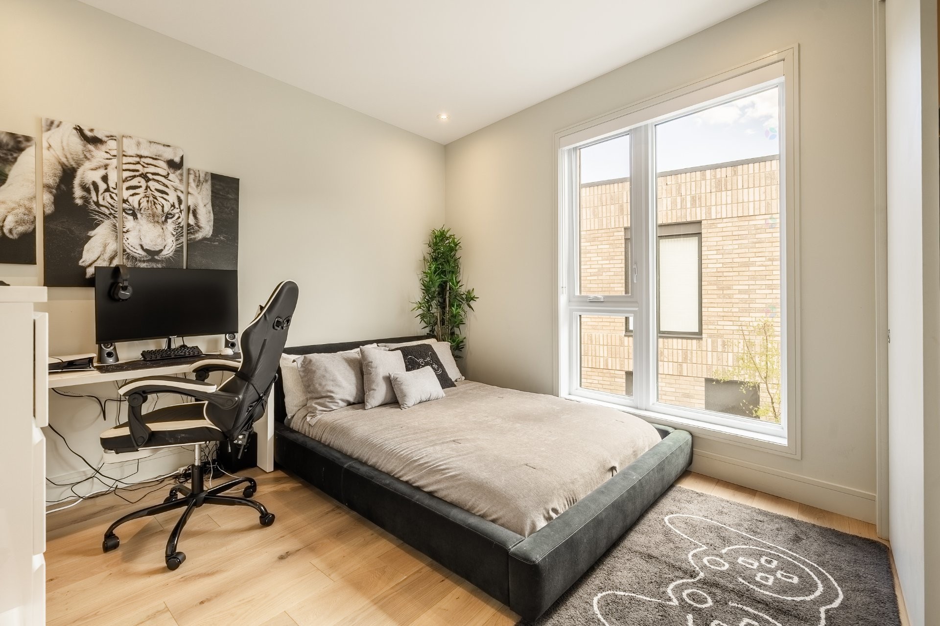 









302


Rg des Vingt

, 3,
Saint-Basile-le-Grand,




QC
J3N0E8


