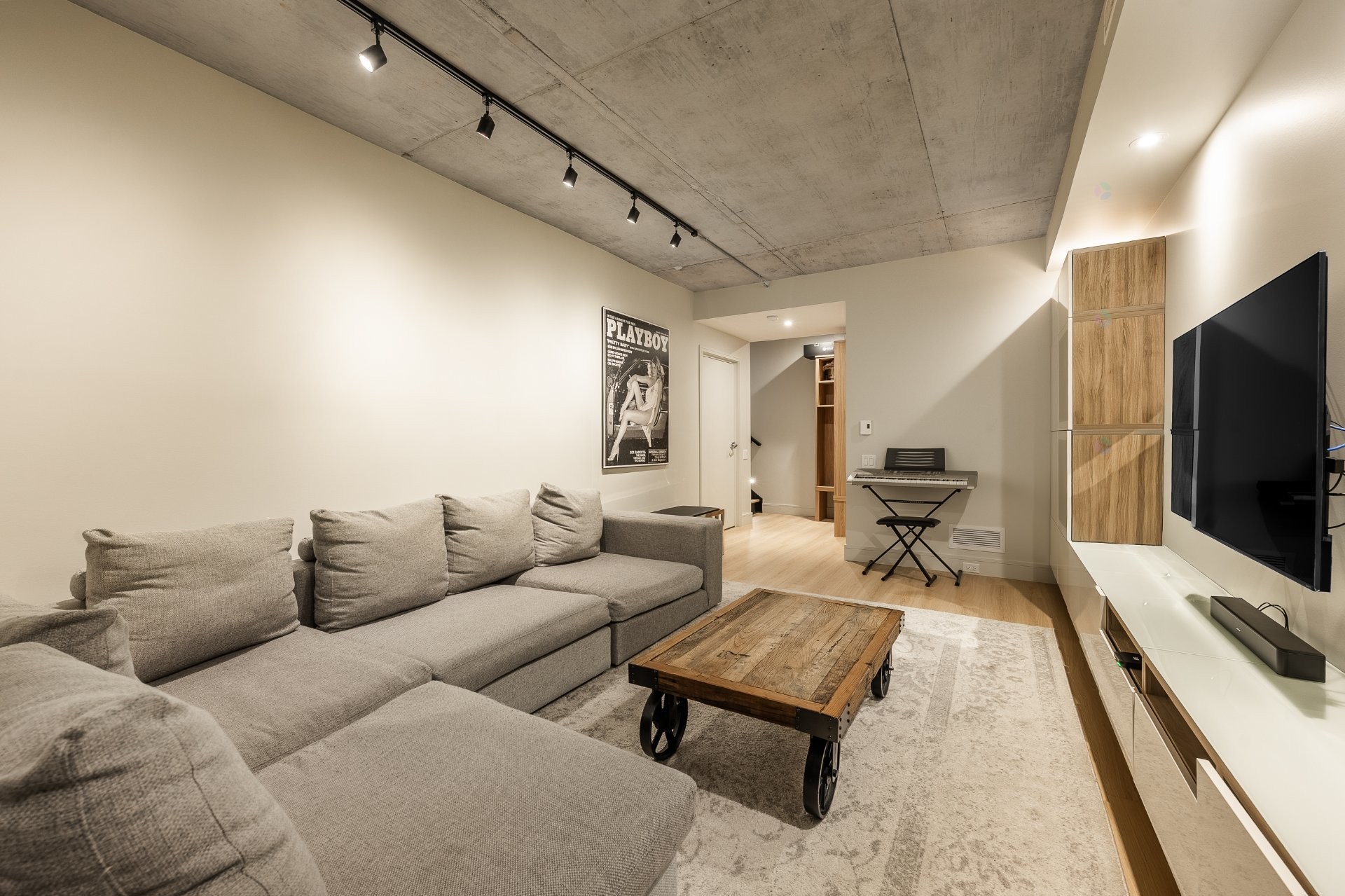 









302


Rg des Vingt

, 3,
Saint-Basile-le-Grand,




QC
J3N0E8

