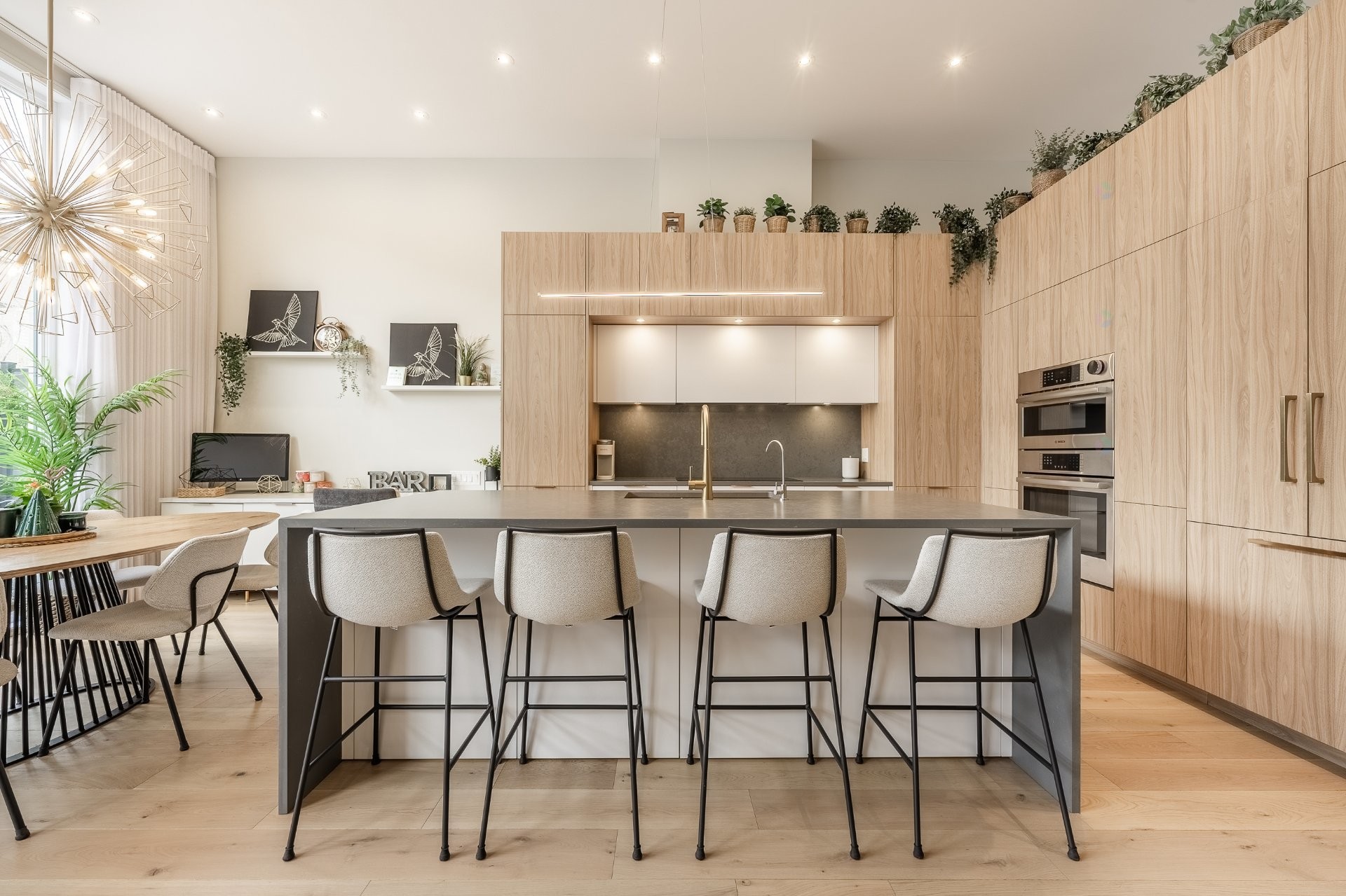 









302


Rg des Vingt

, 3,
Saint-Basile-le-Grand,




QC
J3N0E8

