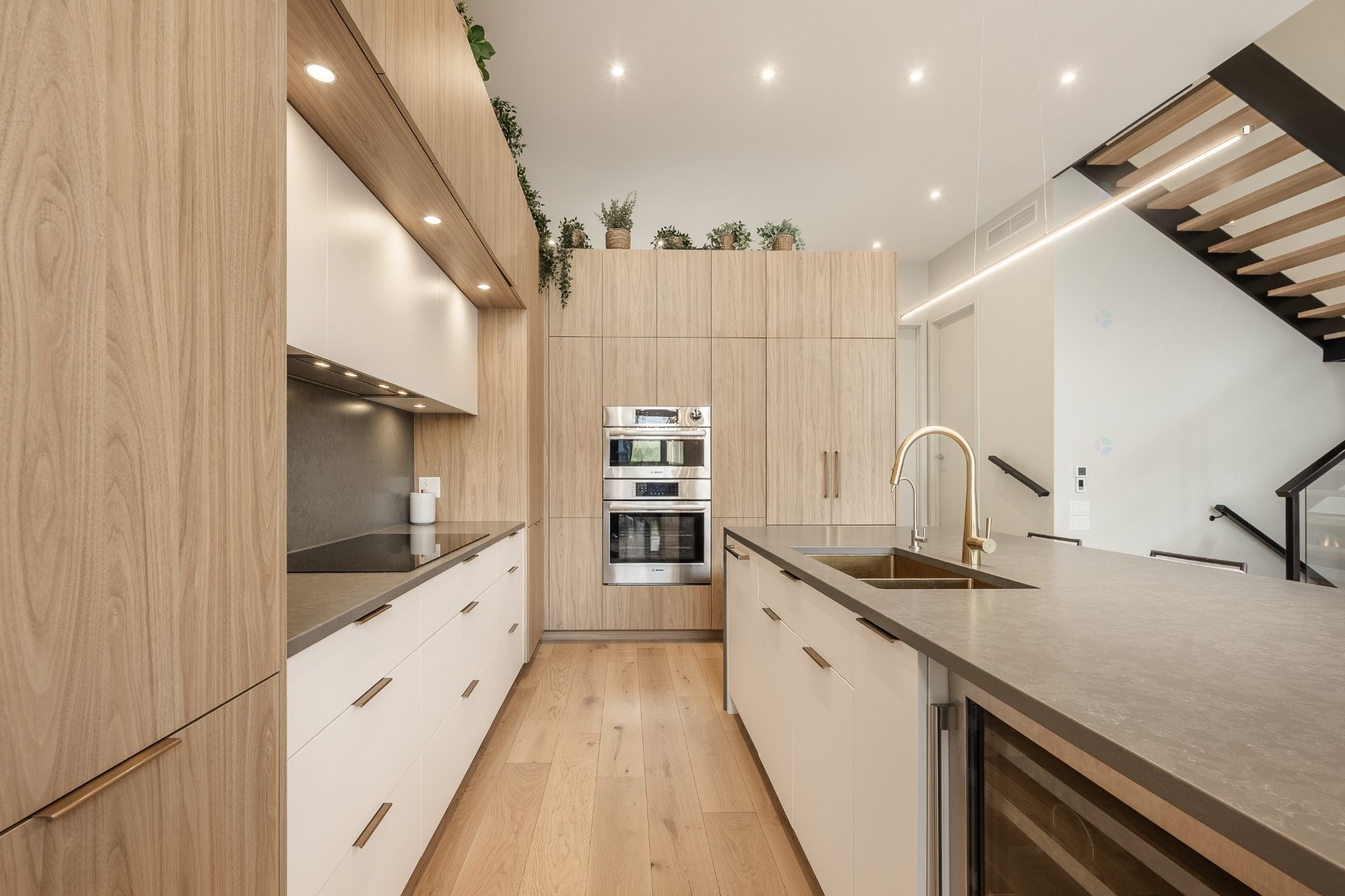 









302


Rg des Vingt

, 3,
Saint-Basile-le-Grand,




QC
J3N0E8

