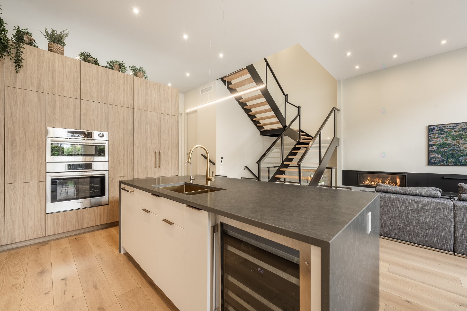 









302


Rg des Vingt

, 3,
Saint-Basile-le-Grand,




QC
J3N0E8

