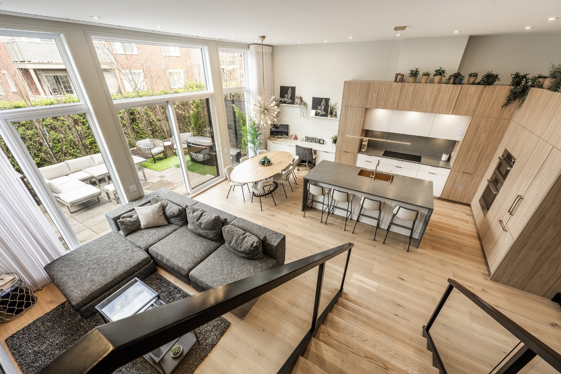 









302


Rg des Vingt

, 3,
Saint-Basile-le-Grand,




QC
J3N0E8

