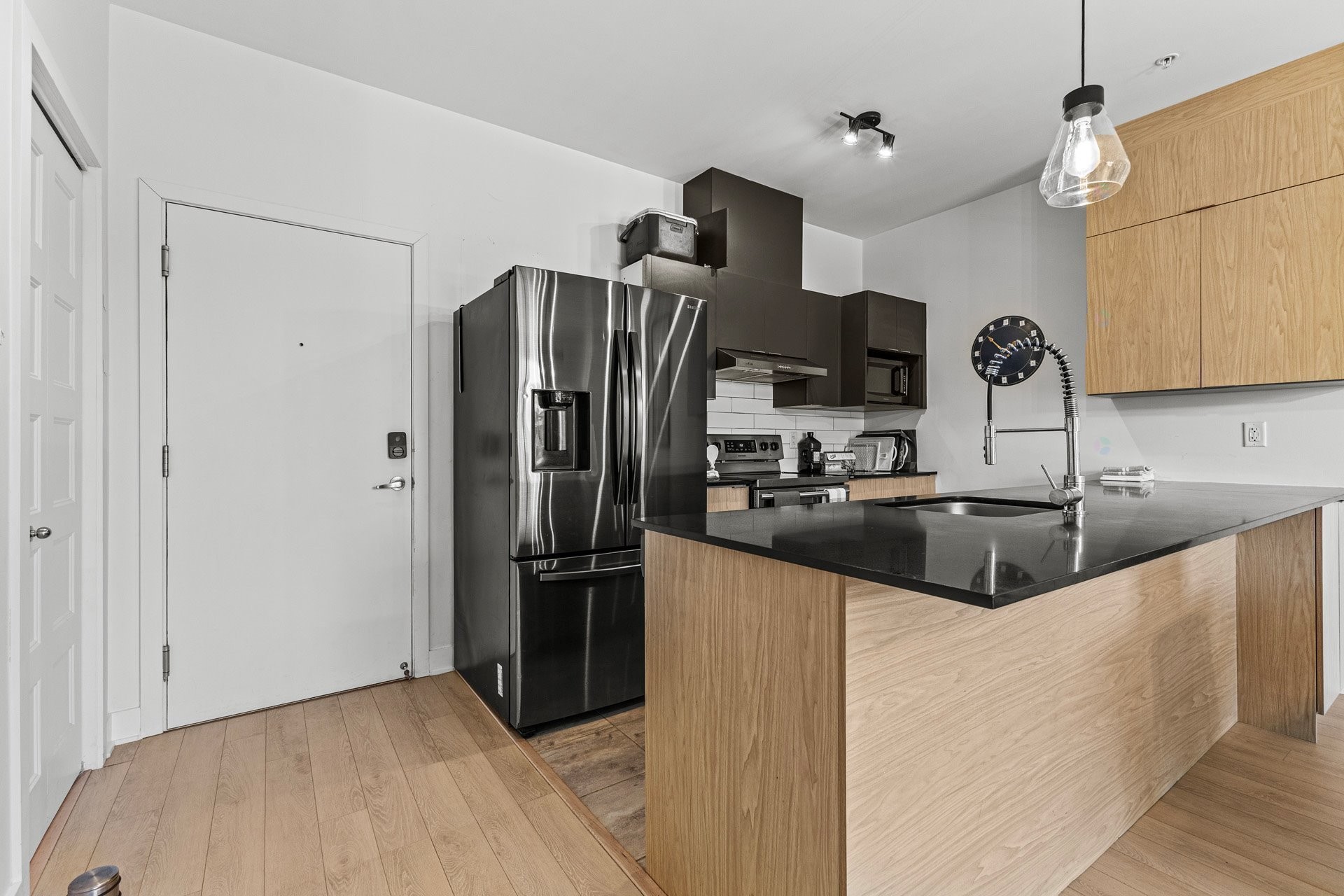 









7255


Rue de Lunan

, 223,
Brossard,




QC
J4Y0N4

