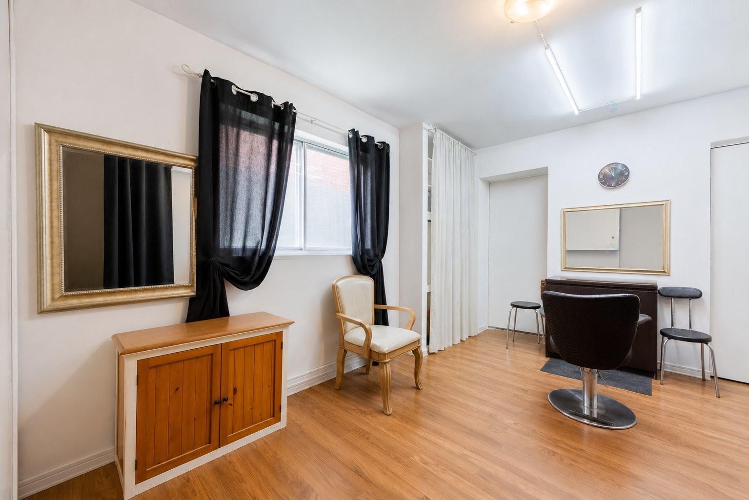 









1055

 - 1059


Rue Montpellier

,
Montréal (Saint-Laurent),




QC
H4L4R3


