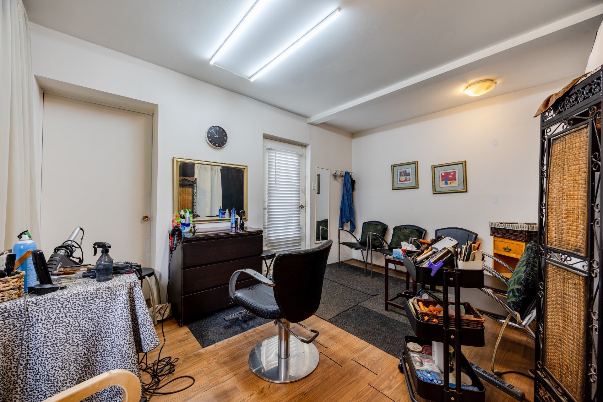 









1055

 - 1059


Rue Montpellier

,
Montréal (Saint-Laurent),




QC
H4L4R3

