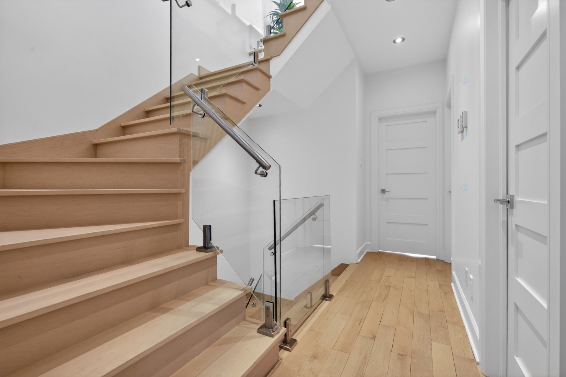 









309


Ch. du Golf

,
Montréal (Verdun/Île-des-Soeurs),




QC
H3E1B3


