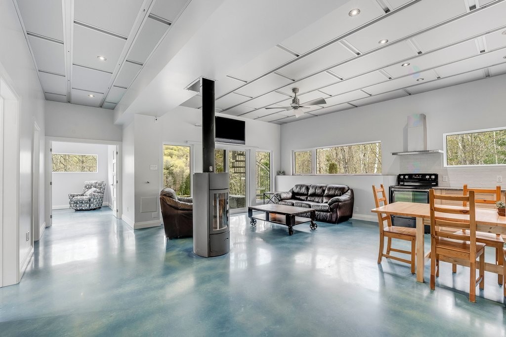 









25


Ch. Thibault

,
Val-des-Monts,




QC
J8N4H6

