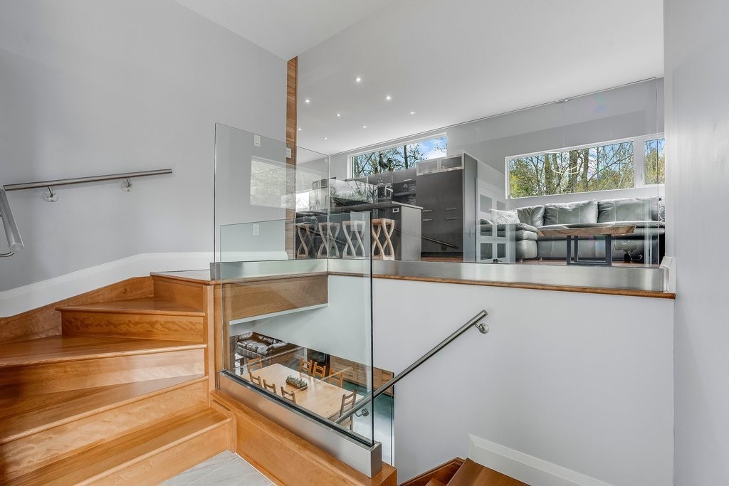 









25


Ch. Thibault

,
Val-des-Monts,




QC
J8N4H6

