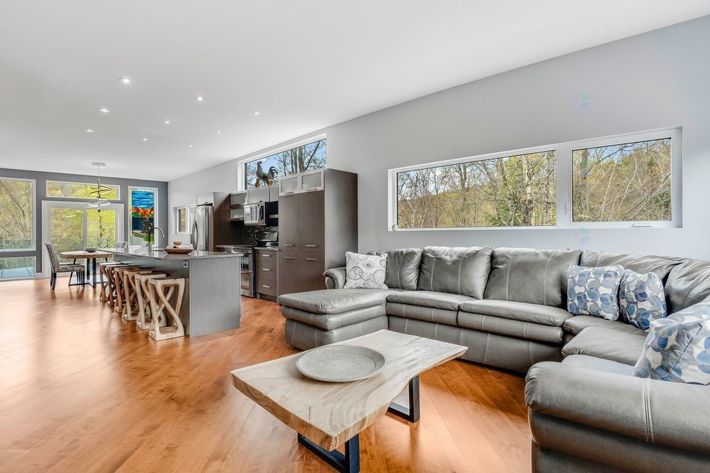 









25


Ch. Thibault

,
Val-des-Monts,




QC
J8N4H6

