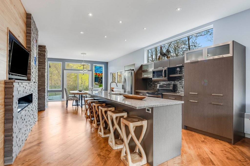 









25


Ch. Thibault

,
Val-des-Monts,




QC
J8N4H6

