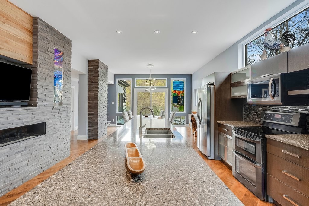









25


Ch. Thibault

,
Val-des-Monts,




QC
J8N4H6

