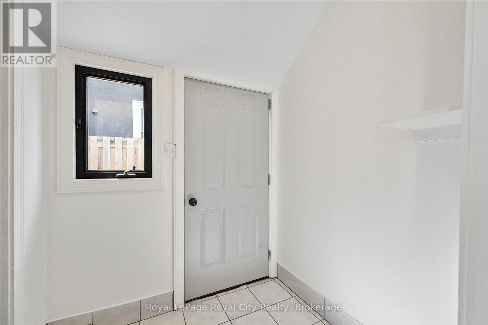 












199 NEEVE STREET

,
Guelph (St. Patrick's Ward),




Ontario
N1E5S5

