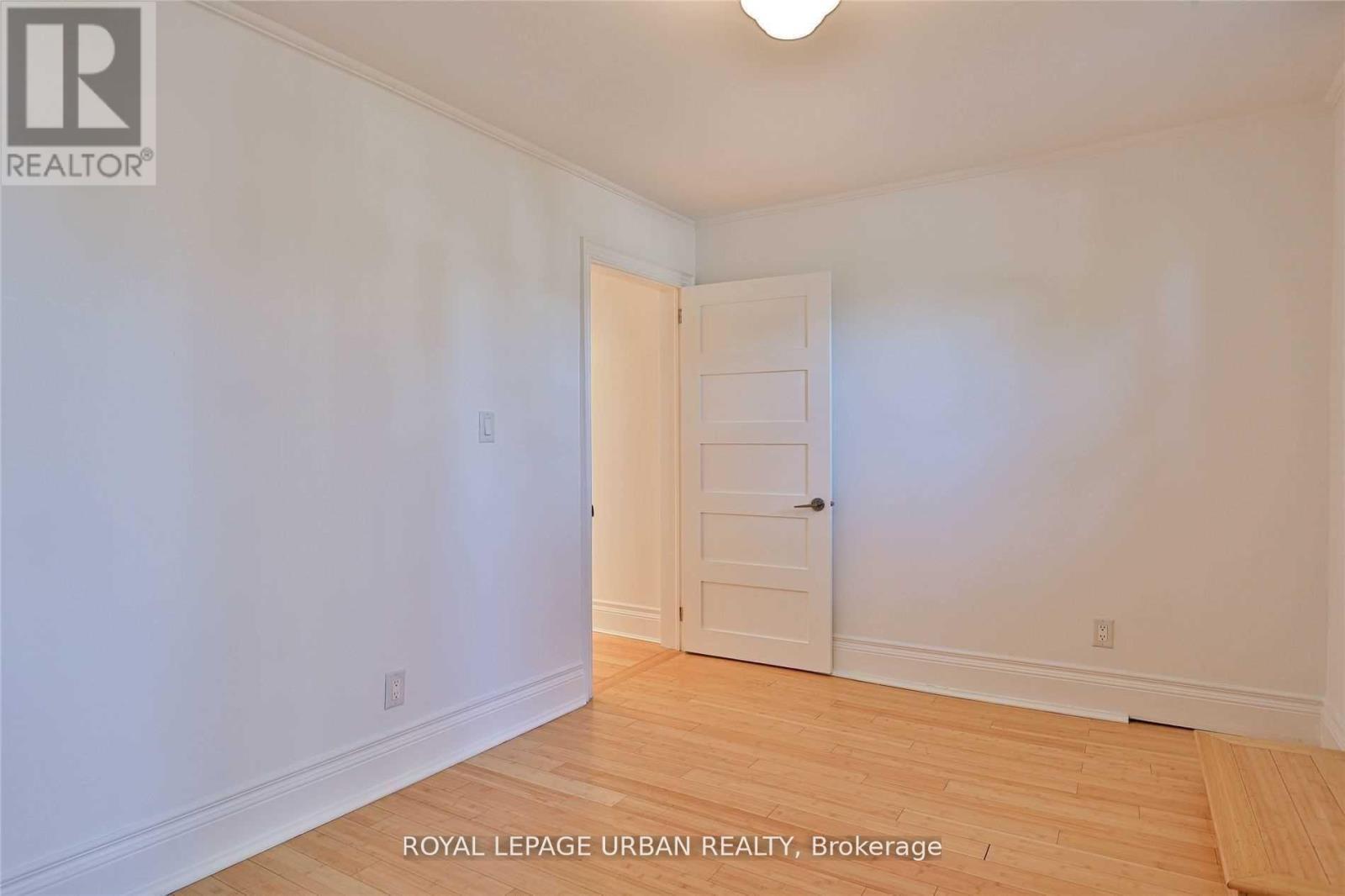 












323 ONTARIO STREET

,
Toronto,




Ontario
M5A2V8

