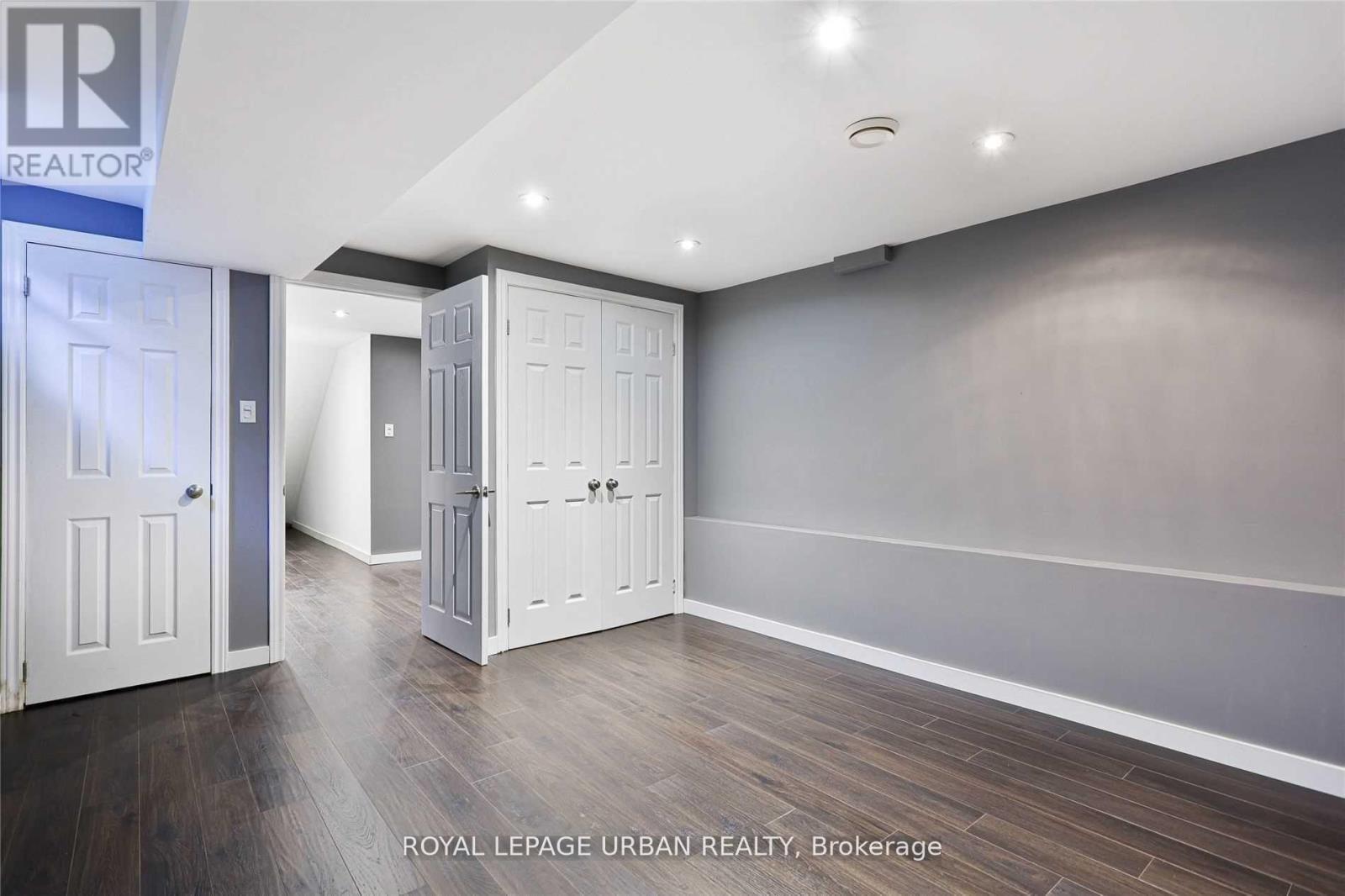 












323 ONTARIO STREET

,
Toronto,




Ontario
M5A2V8

