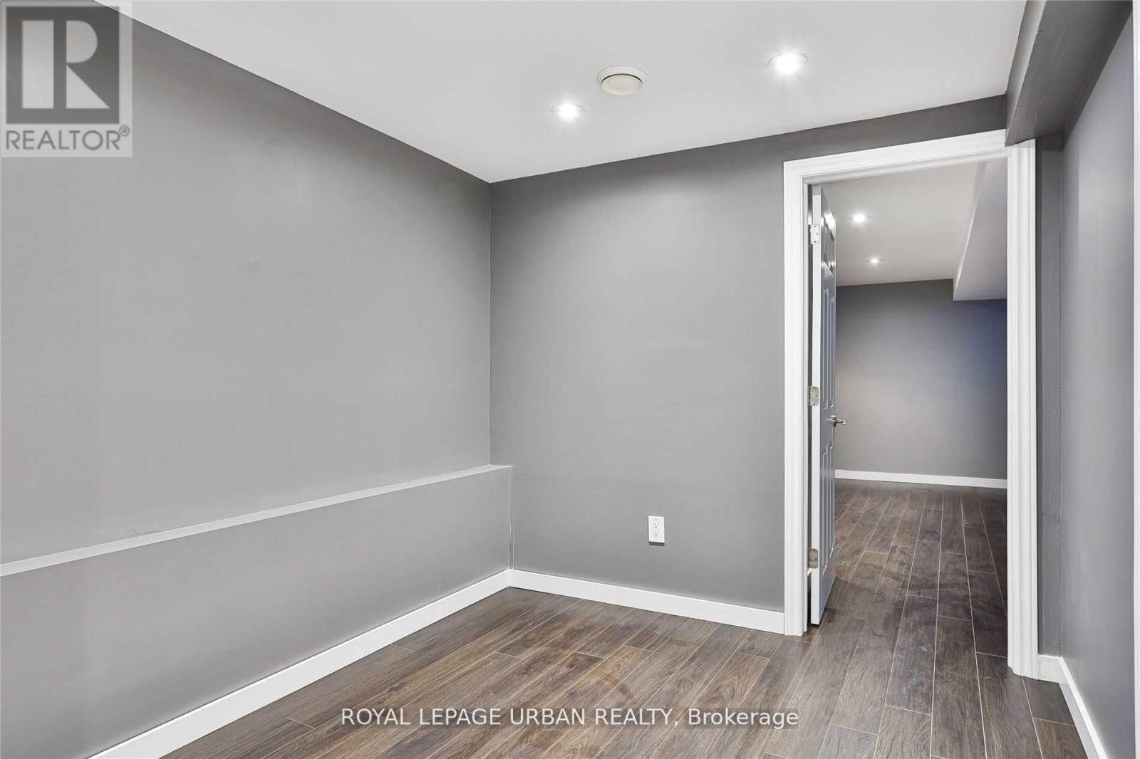 












323 ONTARIO STREET

,
Toronto,




Ontario
M5A2V8

