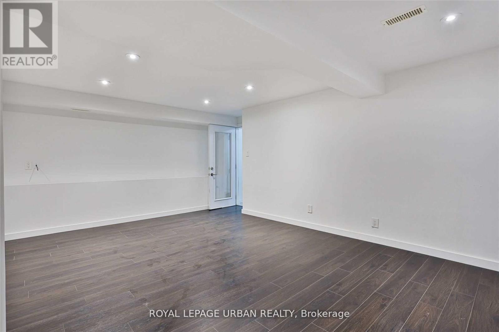 












323 ONTARIO STREET

,
Toronto,




Ontario
M5A2V8

