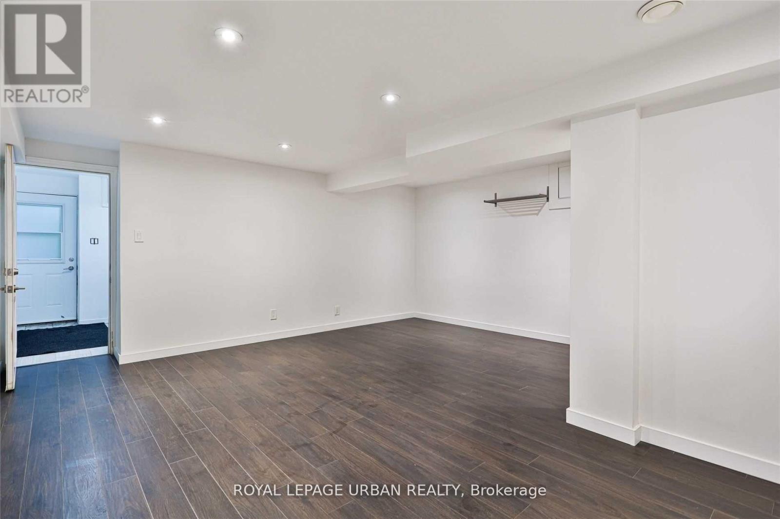 












323 ONTARIO STREET

,
Toronto,




Ontario
M5A2V8

