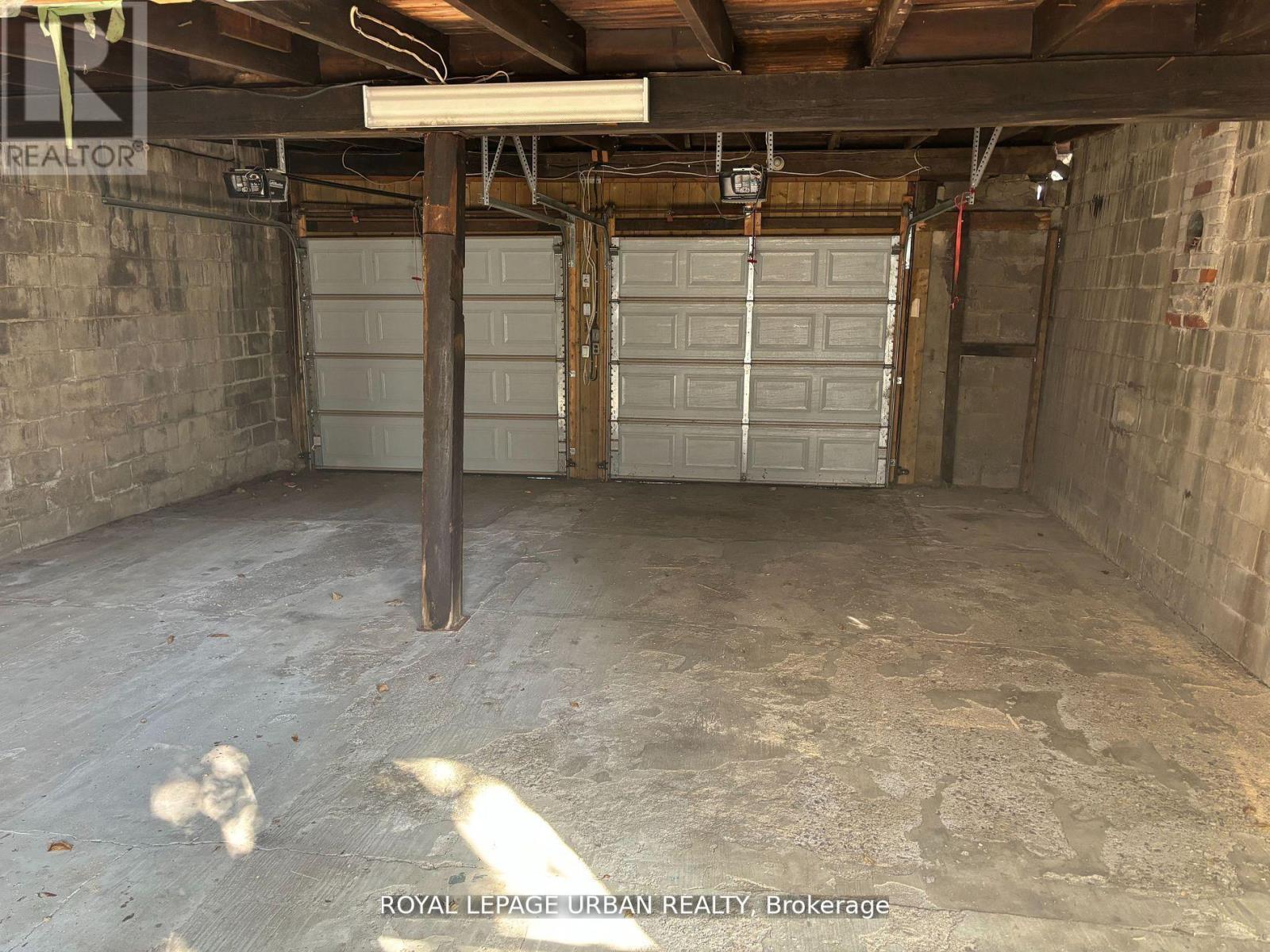 












323 ONTARIO STREET

,
Toronto,




Ontario
M5A2V8

