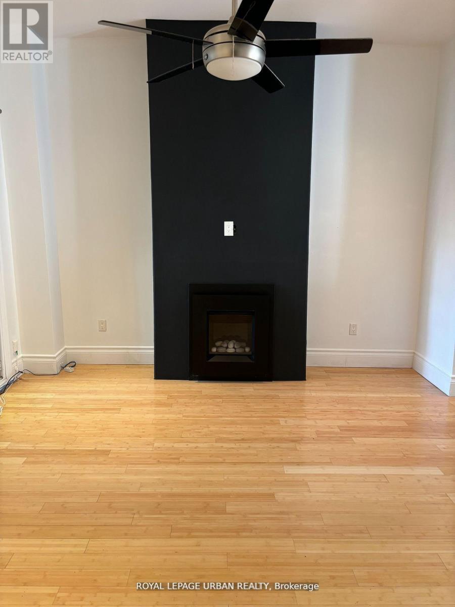 












323 ONTARIO STREET

,
Toronto,




Ontario
M5A2V8

