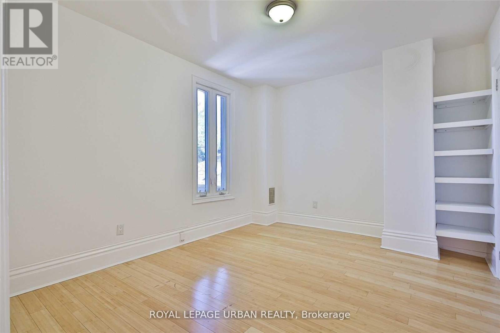 












323 ONTARIO STREET

,
Toronto,




Ontario
M5A2V8

