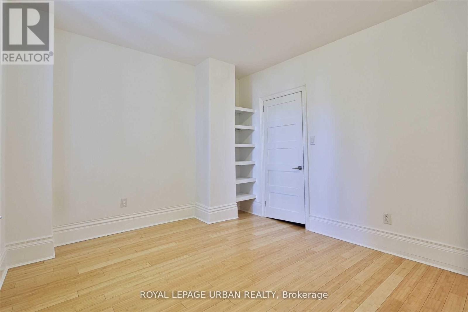 












323 ONTARIO STREET

,
Toronto,




Ontario
M5A2V8

