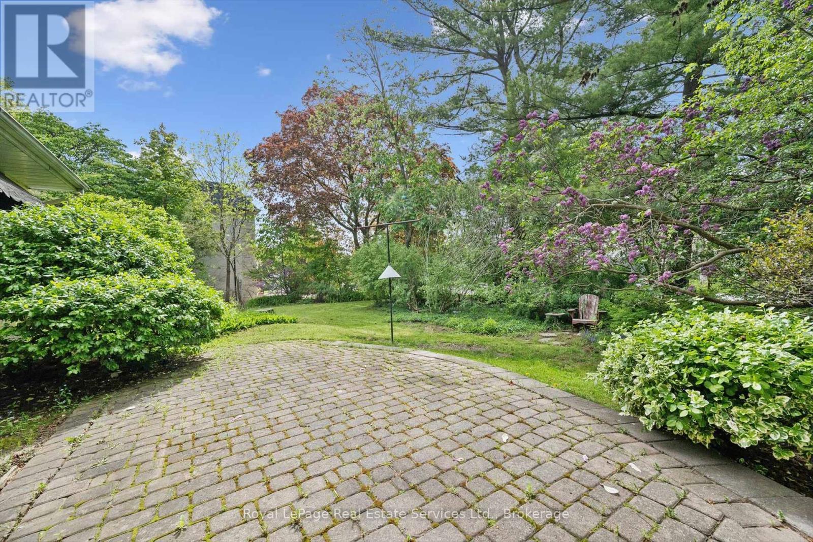 












1118 MELVIN AVENUE

,
Oakville (MO Morrison),




Ontario
L6J2V9

