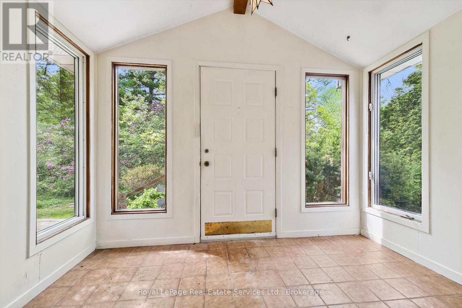 












1118 MELVIN AVENUE

,
Oakville (MO Morrison),




Ontario
L6J2V9

