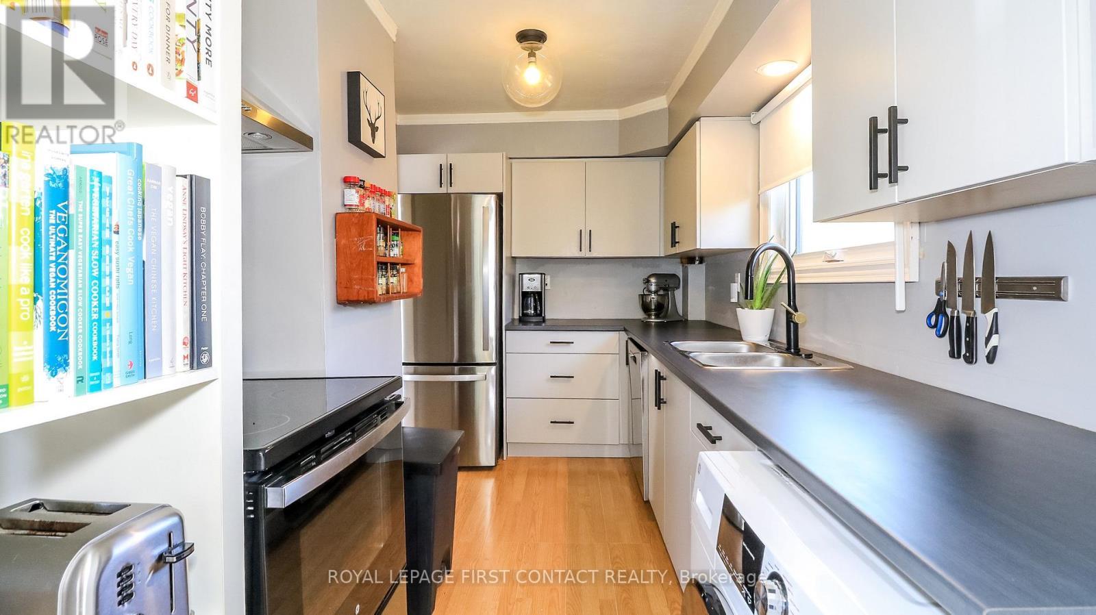 












181 NAPIER STREET

,
Barrie,




Ontario
L4M1W9

