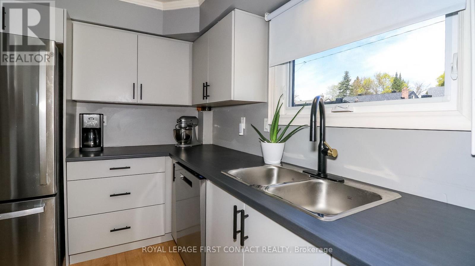 












181 NAPIER STREET

,
Barrie,




Ontario
L4M1W9

