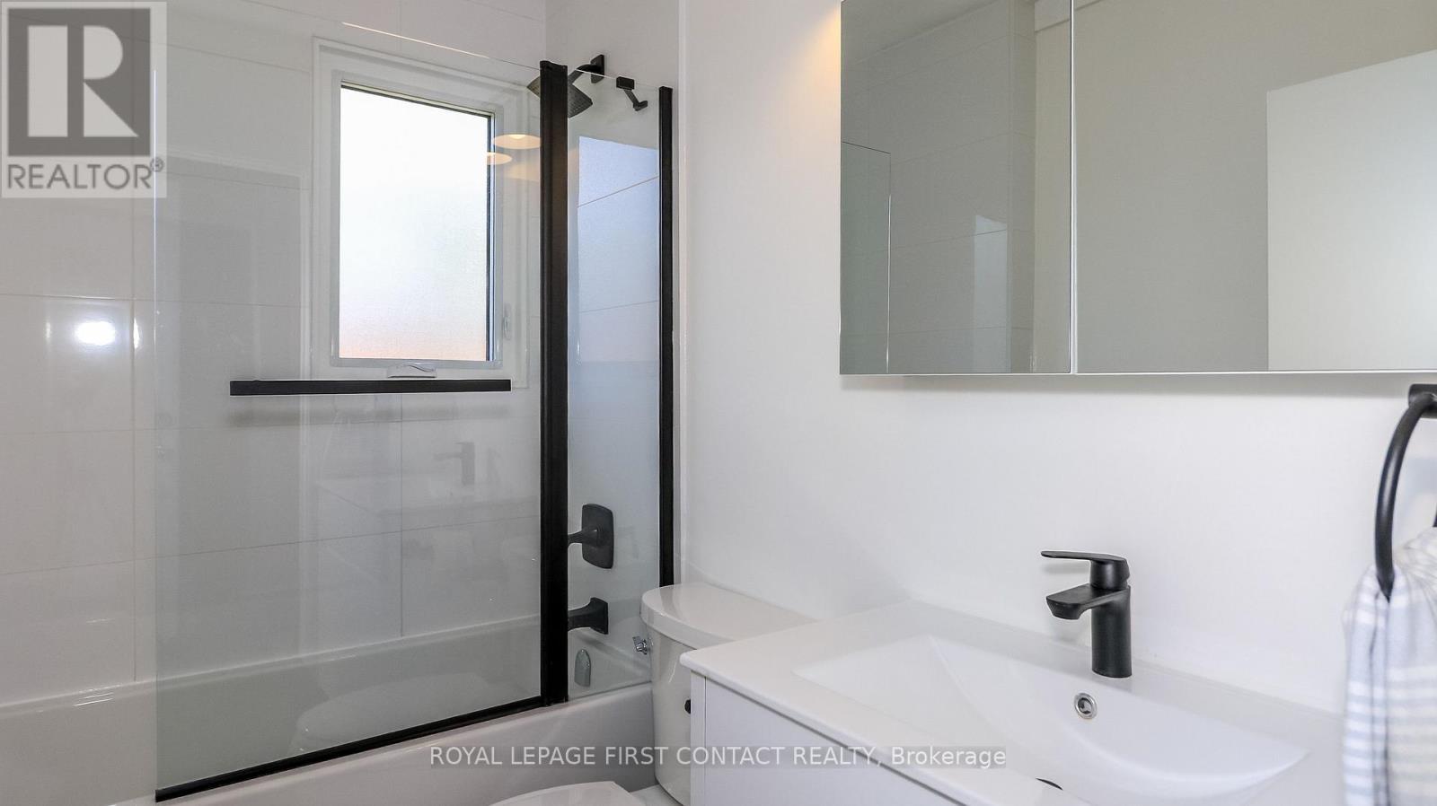 












181 NAPIER STREET

,
Barrie,




Ontario
L4M1W9

